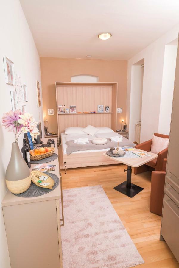 Tiny Hideaway Appartement Wenen Buitenkant foto