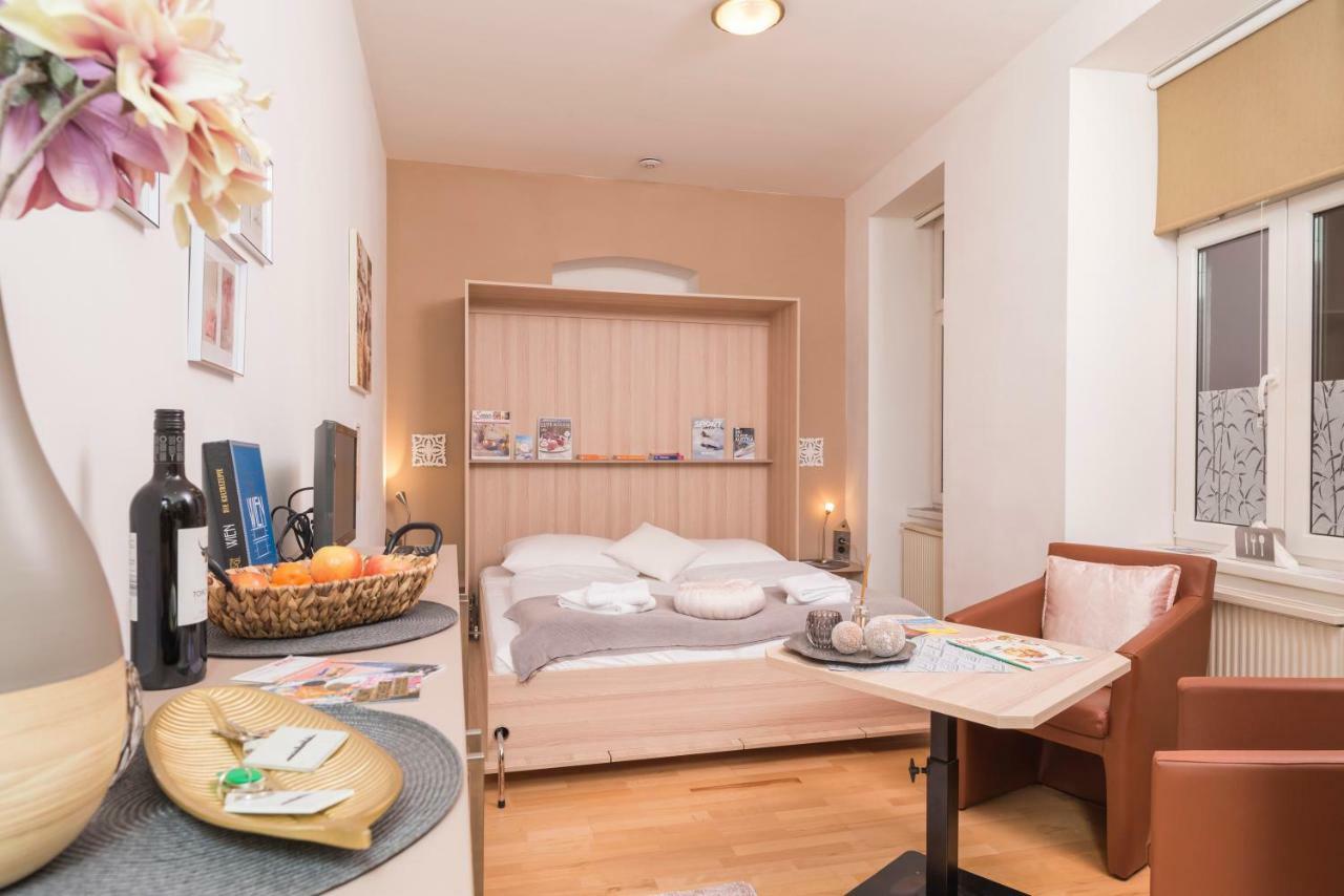 Tiny Hideaway Appartement Wenen Buitenkant foto